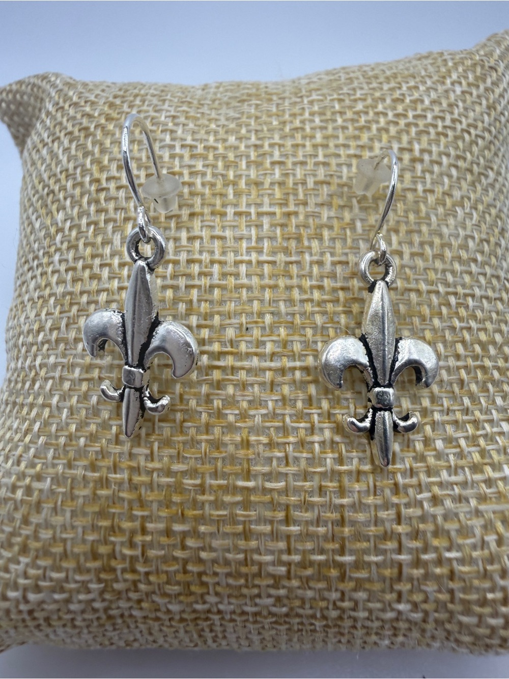 Silver Fleur-de-Lis Drop Earrings - Unbranded - Picture 2 of 4